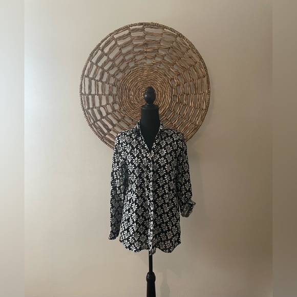 Rachel Zoe Black and White Floral Button Down Shirt - Picture 2 of 7